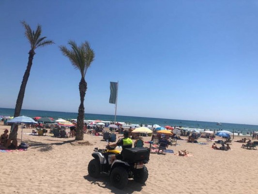 Alicante introduce criterios de sostenibilidad en los servicios turísticos de sus playas