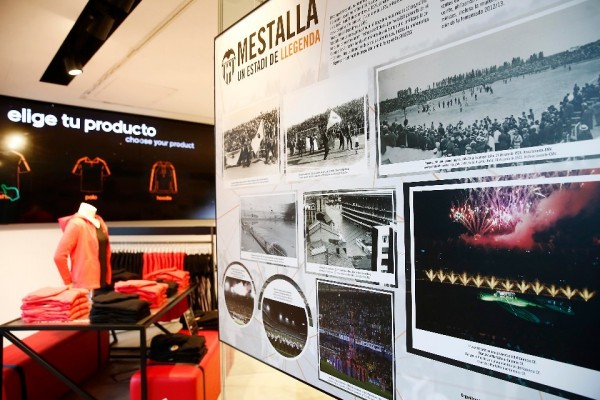 Una exposición fotográfica en la Megastore recoge la historia de Mestalla
