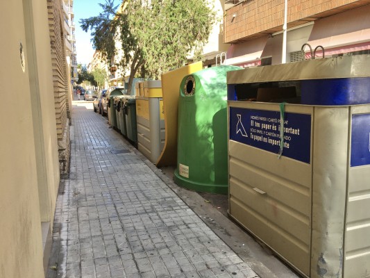 Dénia renueva en cinco meses 23 camiones de basura y 3.300 contenedores con la contrata de 68,2 millones

