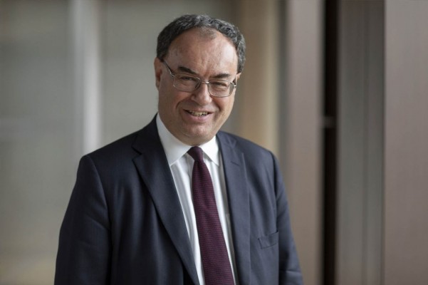 El Banco de Inglaterra vuelve a subir los tipos otro cuarto de punto, hasta el 0,5%