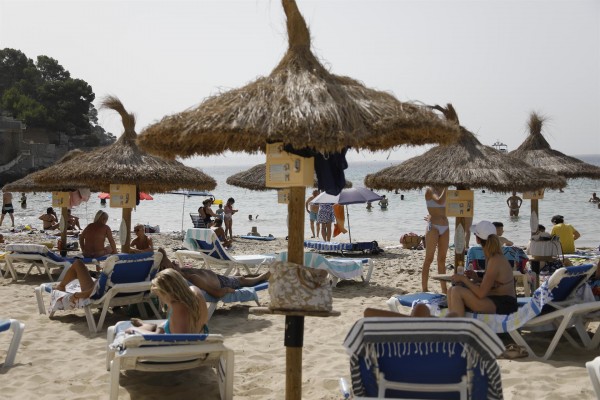 La Comunitat recibió 4,37 millones de turistas internacionales en 2021, con 4.341 millones de gasto
