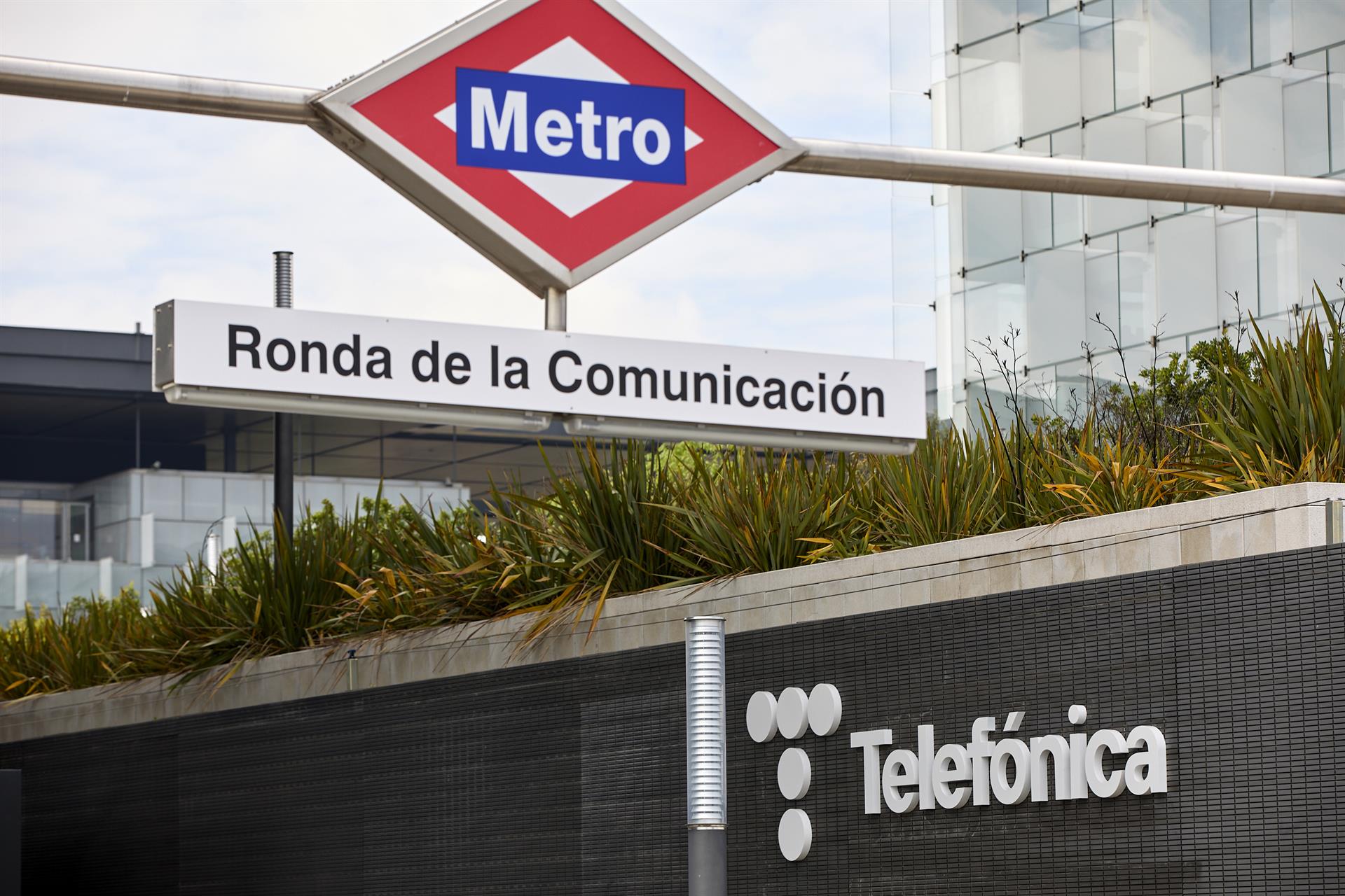 Casi 2.000 trabajadores dejan Telefónica en el primer día de salidas voluntarias