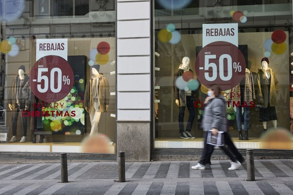 Las rebajas no son lo que eran: la sexta ola y la liberalización de los descuentos frenan al pequeño comercio de la Región