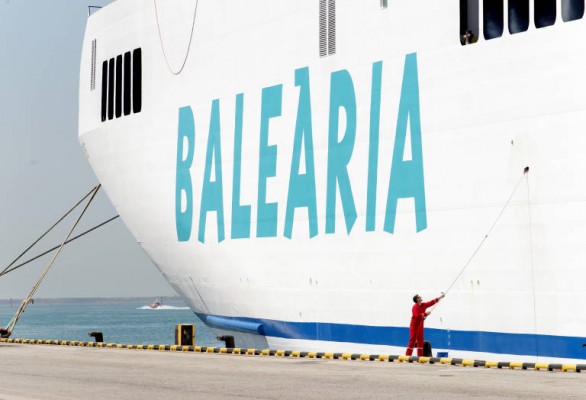 Baleària pide al Gobierno una solución negociada entre empresas y estibadores que evite la huelga 