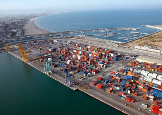 El tráfico de contenedores por los puertos españoles bate su récord en 2021
