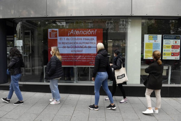 El sector servicios lastra las cifras de desempleo en la Región: 1.190 parados más en enero