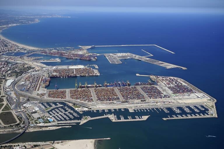 El puerto de Valencia, séptimo de Europa con más emisiones de CO2 según Transport & Environment
