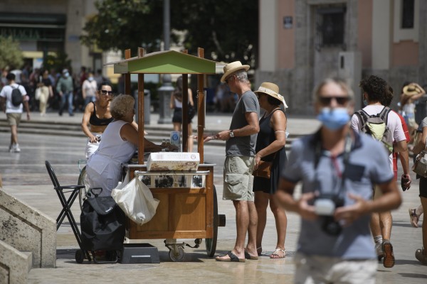 De la patronal a las 'Kellys', el Botànic abre las consultas para acabar de definir la tasa turística