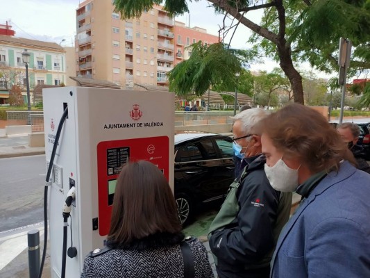 València bonificará un 90% del ICIO por la instalación de puntos de recarga de vehículos