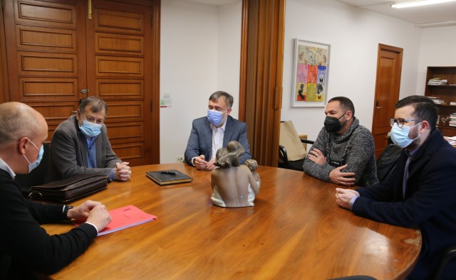 L'Alcúdia apuesta por implantar ciclos formativos vinculados con la industria local
