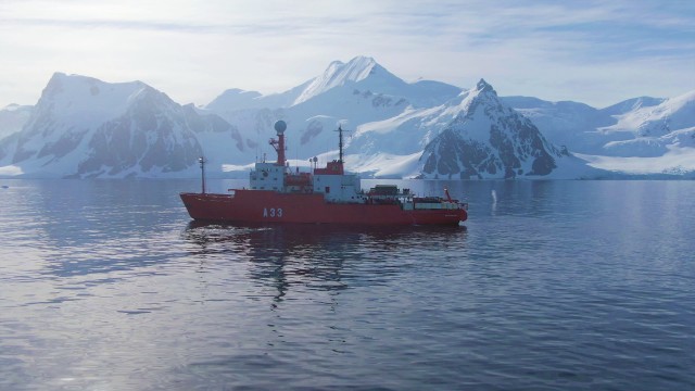 El Hespérides llega a los 71º Sur, la posición más meridional que jamás ha alcanzado el buque de investigación