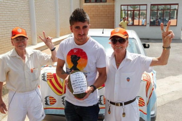 Toros, viajes, naranjas, melones y valencianismo: la leyenda de 'els bessóns de Rafelbunyol'