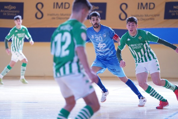 El Peñíscola pierde ante el Betis B con un gol en el último minuto (3-2)
