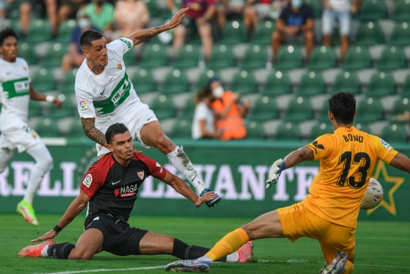 Rivales directos, revelación y aspirante al título en el camino del Elche
