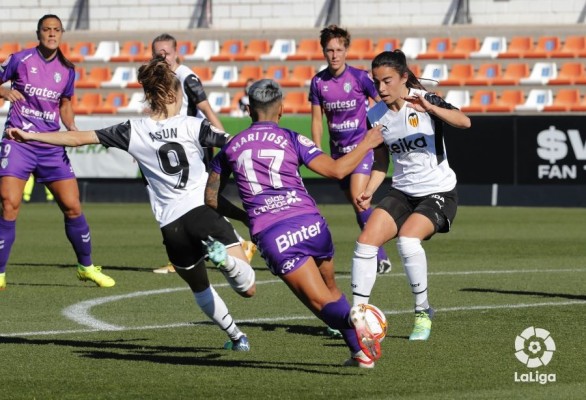El Valencia cede ante un mejor Tenerife