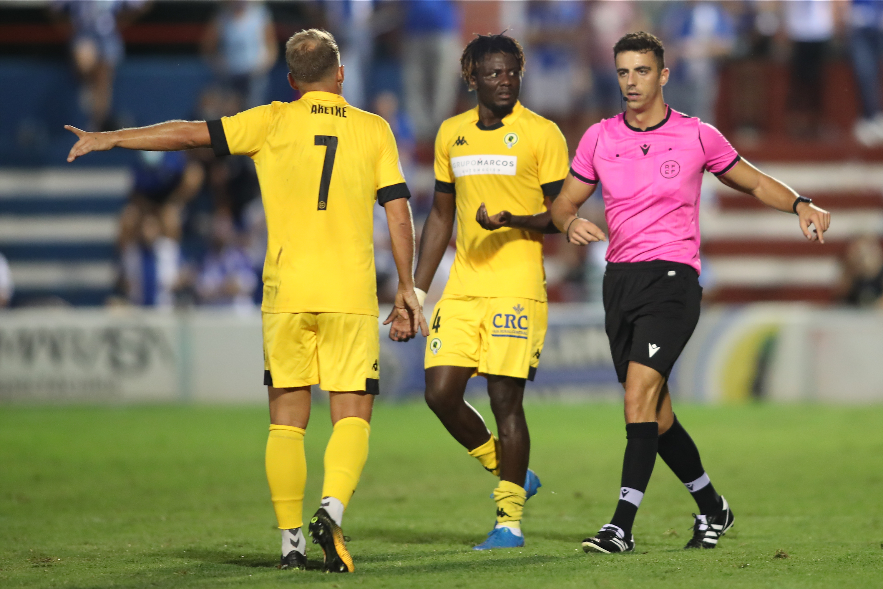 El árbitro del petardazo blanquiazul en Alzira