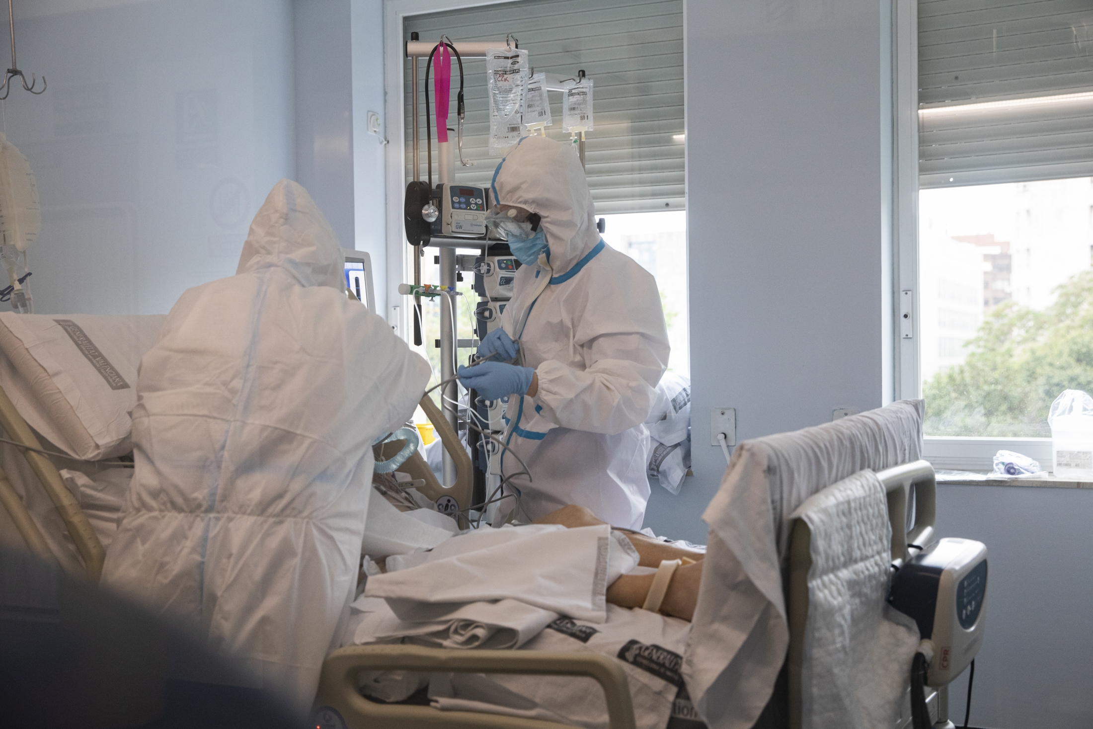 El coste extra de los ingresos en las UCI valencianas por covid se eleva a 126 millones de euros