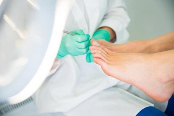 Un 20% de los pacientes que acude al podólogo sufren uñas encarnadas