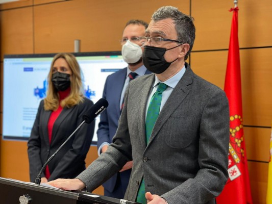 Ballesta vuelve a primera línea: recuerda su legitimidad y pide una reflexión sobre el estado de Murcia