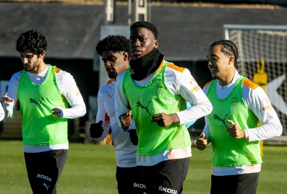 Ilaix ya entrena con el grupo