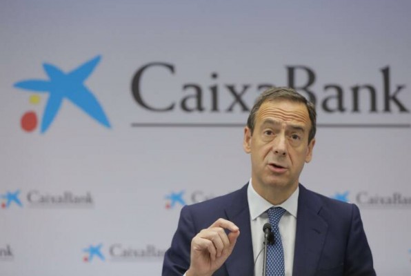 CaixaBank elevó un 71% su beneficio recurrente en 2021 hasta los 2.359 millones de euros