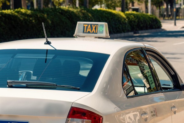 La Generalitat pone en marcha una Oficina del Taxi para dotar de medios técnicos la atención al sector