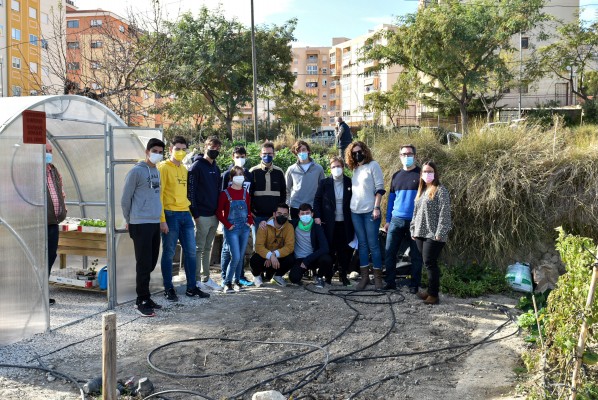 Alumnado de Bachillerato de Xixona diseña un invernadero 
con control de riego automatizado  