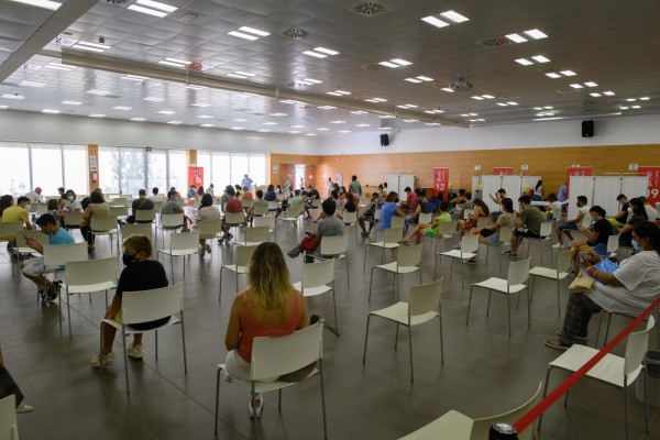 Recibo cita para la tercera dosis pero pasé la covid recientemente: ¿qué hago?