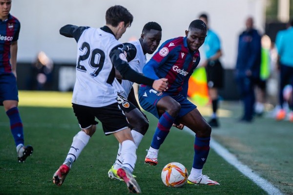 Ilaix Moriba se reencontrará con su hermano si llega a Valencia