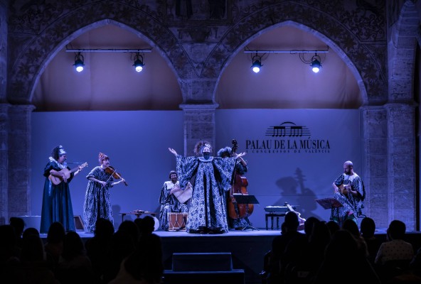 Èlia Casanova i La Tendresa llevan los 'bailes plebeyos' de las mujeres del Siglo de Oro a Catarroja