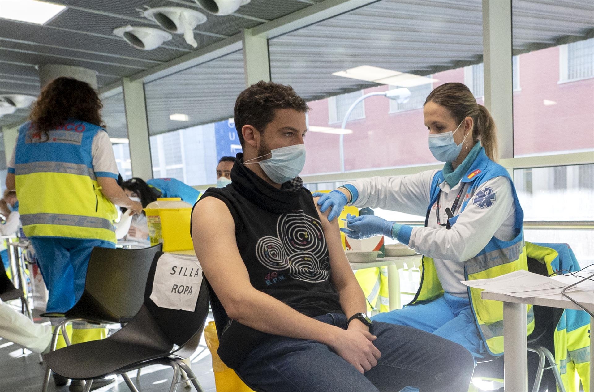 Sanidad cuenta 55.455 notificaciones de reacciones tras más de 80 millones de dosis administradas