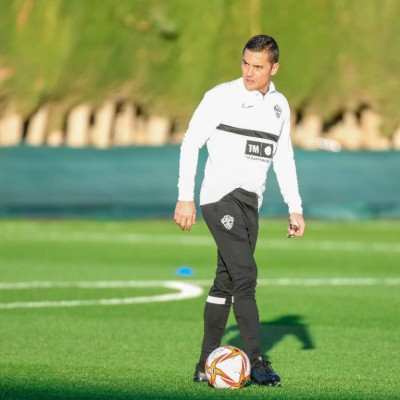 Francisco vuelve a dirigir al equipo tras superar el covid
