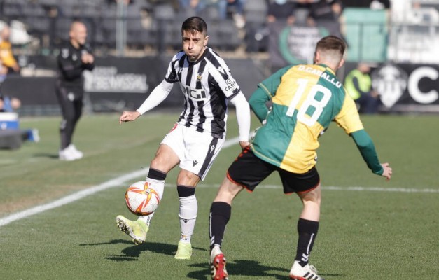 Escobar espera recuperar a Pablo Hernández este domingo ante el UCAM Murcia