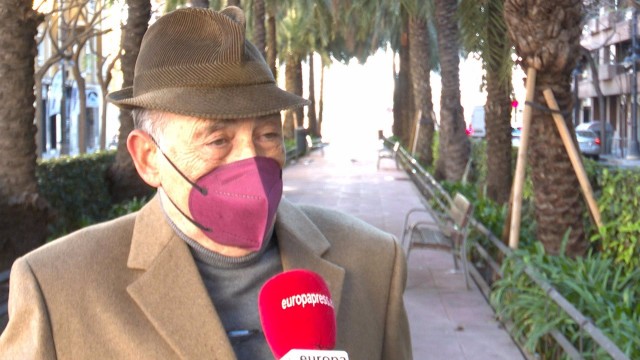 Carlos, el hombre de 78 años que pide un trato humano en los bancos: 