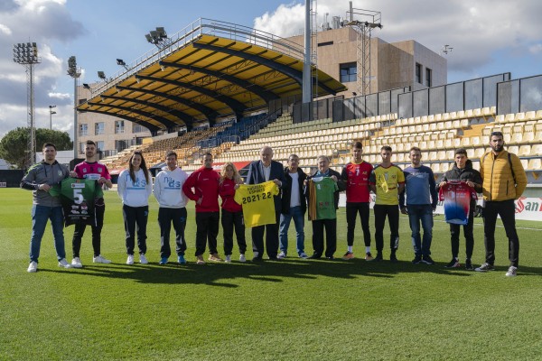 El Villarreal presenta 'Endavant Esports' con apoyo a una treintena de clubes y trece deportistas