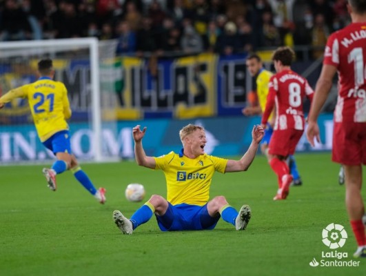 Valencia y Cádiz negocian un trueque Manu Vallejo-Jonsson