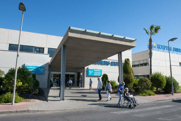 La continuada falta de radiólogos en Torrevieja obliga a derivar pruebas a otros hospitales 