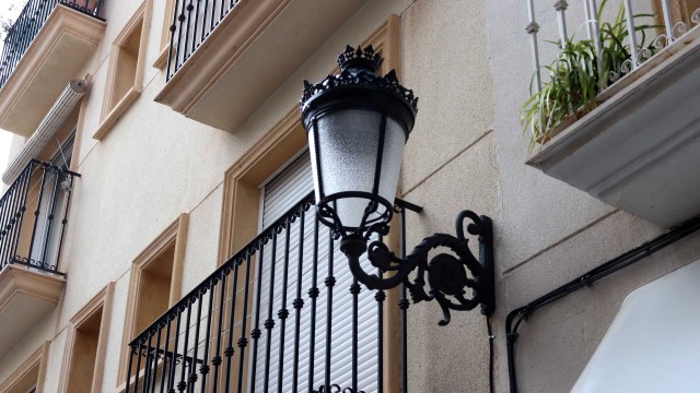 Benidorm inicia la instalación de 250 luminarias ‘led’ con telegestión 