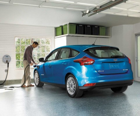 Ford presenta un modelo familiar totalmente eléctrico que los conductores pueden recargar en lo que se tarda en tomar un café