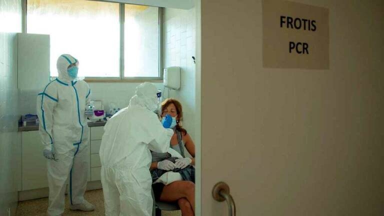La sexta ola dispara un 24% la carga de trabajo de los médicos de atención primaria en España