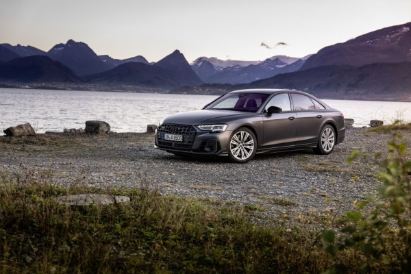 El Audi A8 TFSIe completa la gama del nuevo buque insignia de Audi
