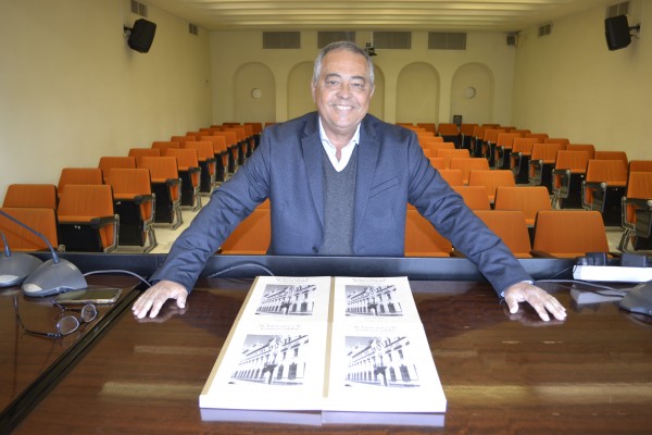 Pascual Vera recopila en un libro120 historias sobre los 777 años de vida de la UMU