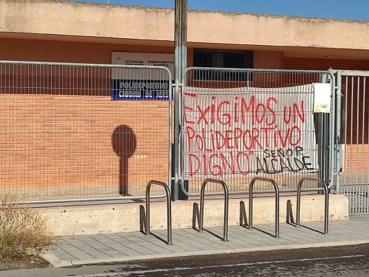Unides Podem EU insta al bipartito a acondicionar el polideportivo de Ciudad de Asís