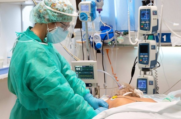 España suma 141.095 casos y 142 muertes, mientras la incidencia vuelva a subir hasta 3.418
