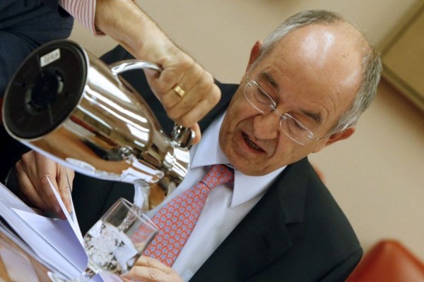 La Audiencia Nacional imputa a Fernández Ordóñez por la salida a Bolsa de Bankia