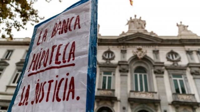 El juez que invocó a la Justicia europea por el IRPH emite el fallo más favorable al cliente

