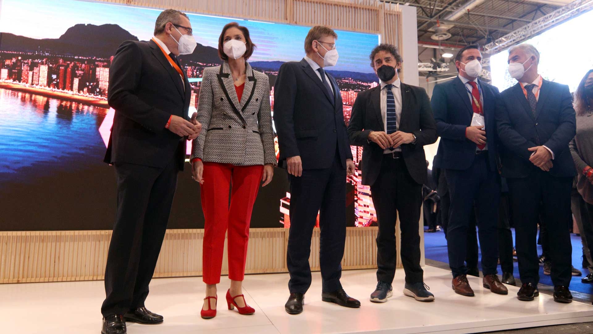El Benidorm Fest, protagonista en la visita oficial de la ministra de Turismo y Puig al stand de la ciudad
