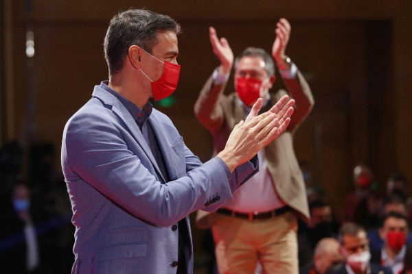 El CIS sitúa al PSOE en cabeza mientras suben PP y Vox y caen Podemos y Ciudadanos