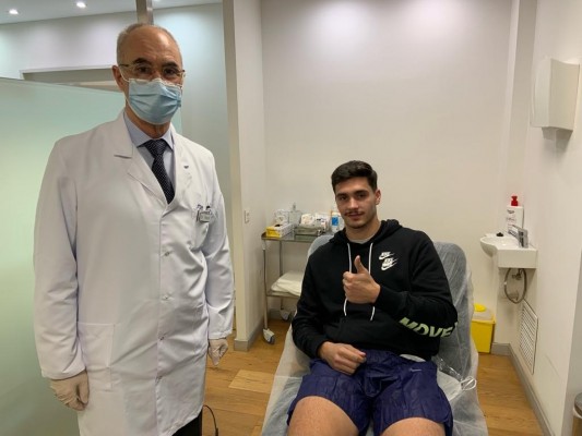 El canterano Sergi Molina dice adiós a la temporada por una lesión de rodilla