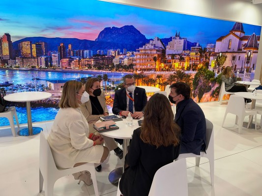 Los turoperadores británicos venden el 50% de los paquetes turísticos a la Costa Blanca